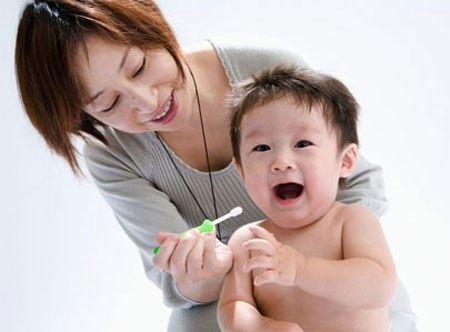 Mẹo giúp trẻ thích đánh răng